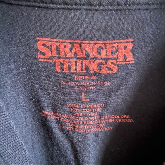 Strange things graphic T-shirt - Picture 7 of 7